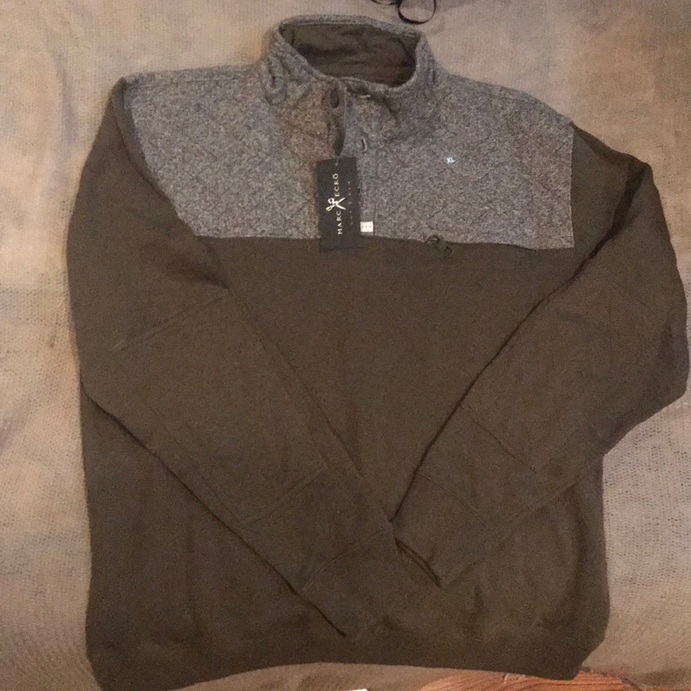 Green Sweatshirt with Front Pocket